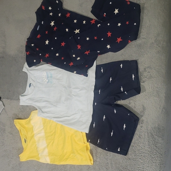 bundle of boy's clothes size 5t-5 (xs) - Picture 1 of 8